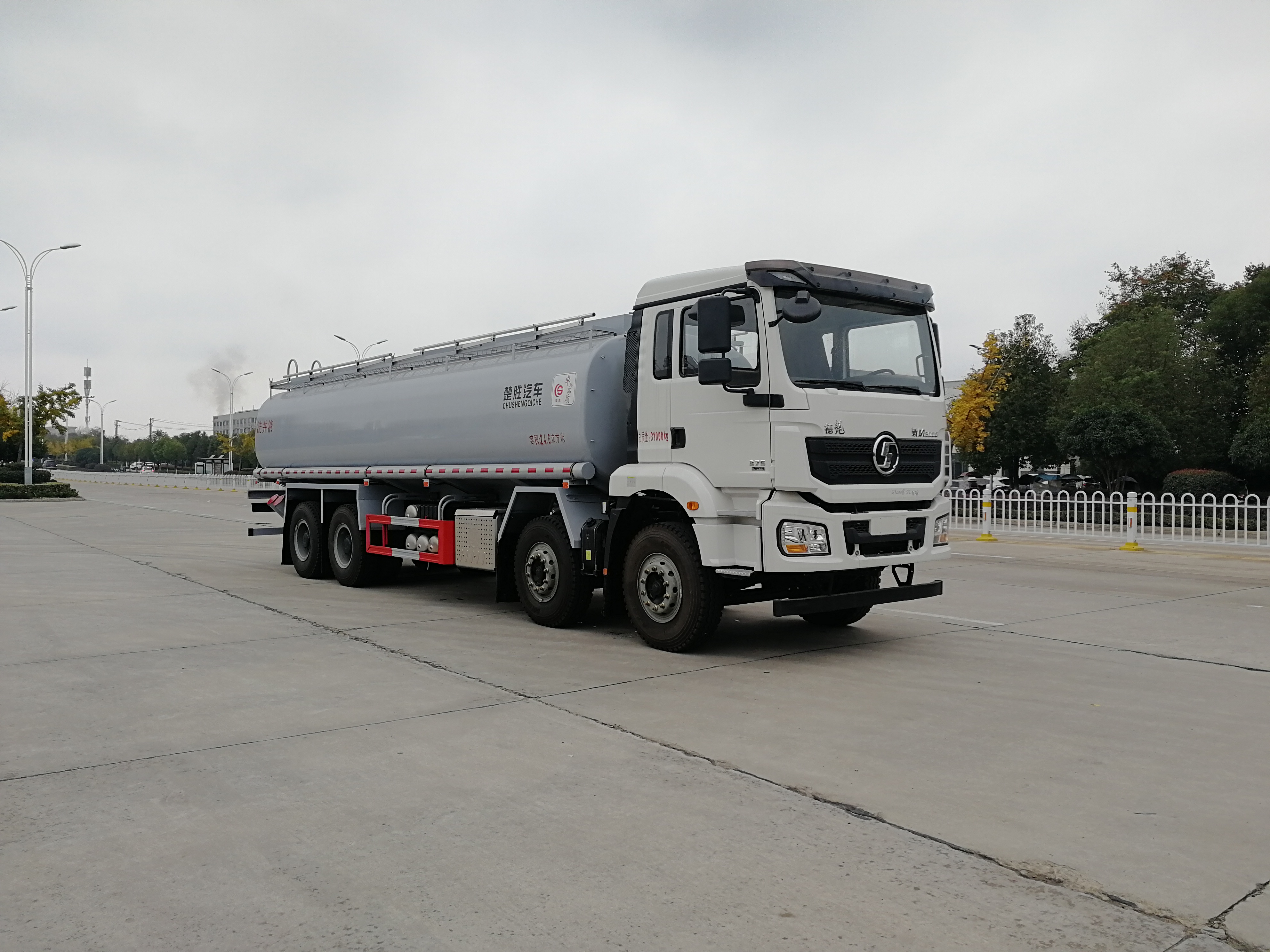 供液車，供液車廠家，專用車廠家，楚勝集團(tuán)