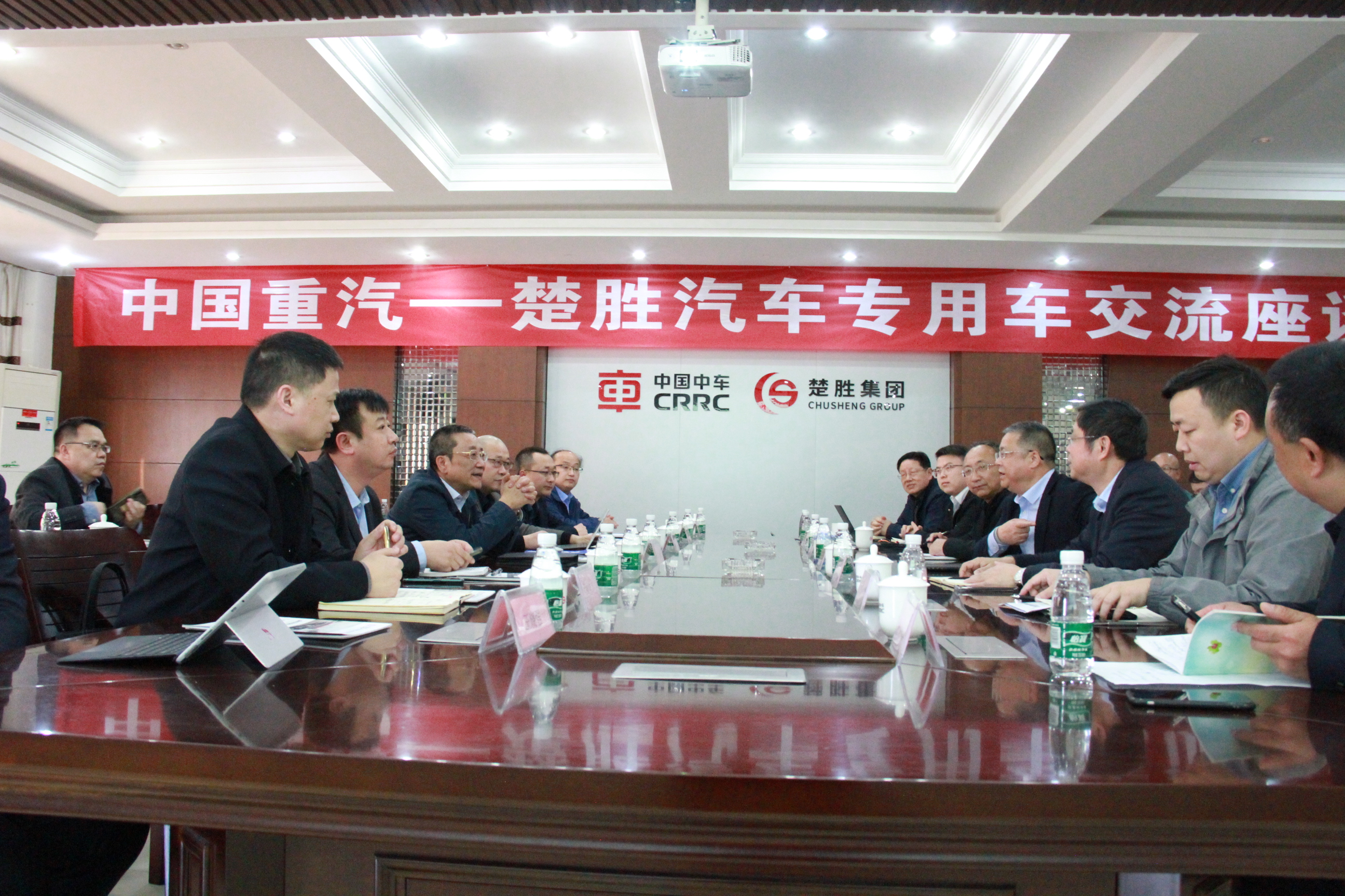 中國重汽集團總經(jīng)理、黨委副書記蔡東一行蒞臨楚勝汽車集