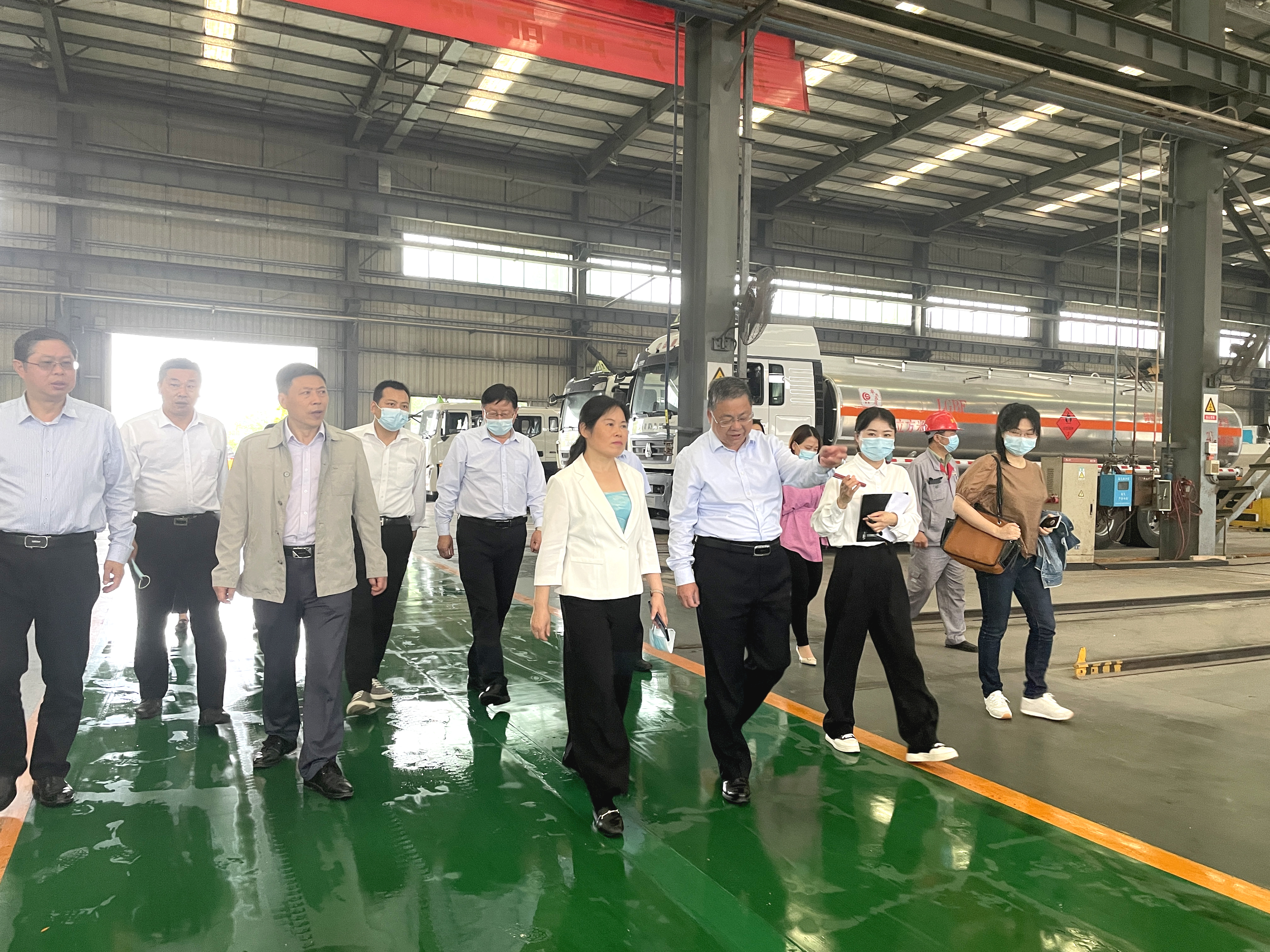 市委常委、市委統(tǒng)戰(zhàn)部部長舒敏等領(lǐng)導一行蒞臨楚勝調(diào)研